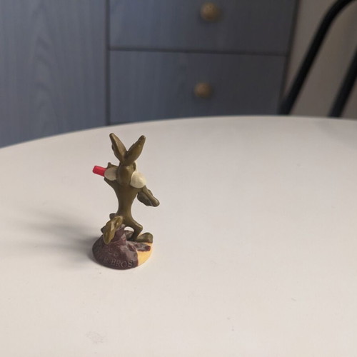 Looney Tunes Coyote miniature figure like new