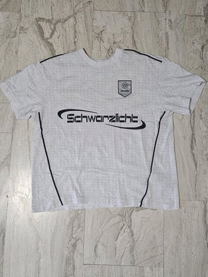 Bershka T shirt size M like new, black and white
