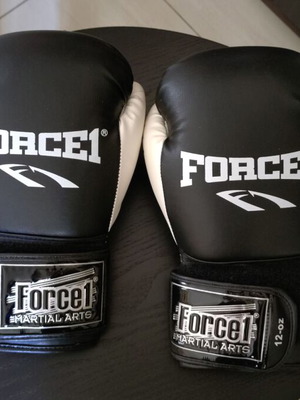 Γάντια πυγμαχίας Force1 12oz μεταχειρισμένα, μαύρα