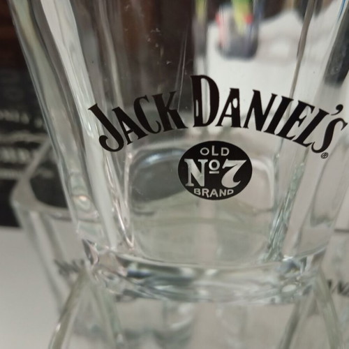Jack Daniel's Old No7 brand set with 6 whiskey glasses and metal box new