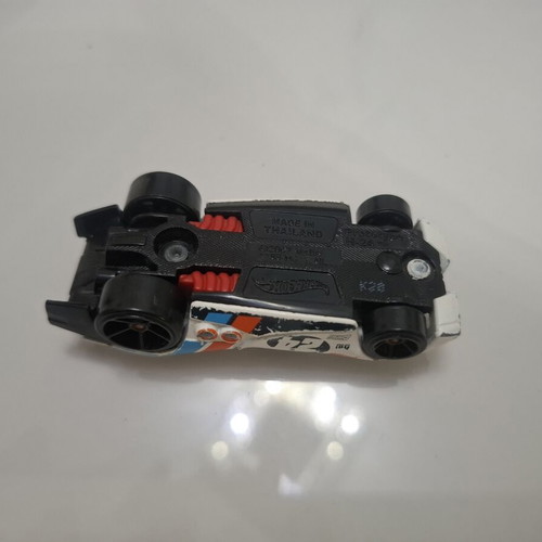 Hot Wheels set of 5 cars with white racing car gift