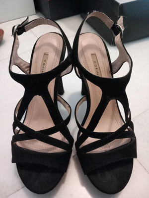 Corina high heel sandal like new, black size 37