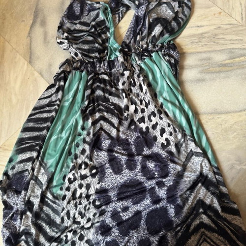 Short dress So Sexy with crisscross back, size M, like new, multicolor