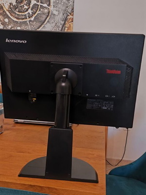 Lenovo LT2252pwA 22 ιντσών IPS monitor σαν καινούργιο, ρυθμιζόμενη βάση