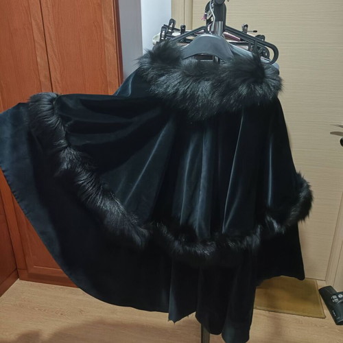 Velvet cape with fur trim Ansia Thessaloniki large like new