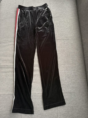 Guess women's plush pants like new, size S, black and white