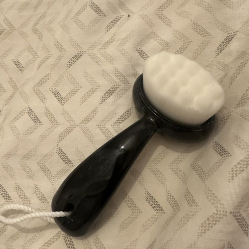 Laloo Cosmetics brush for powder application like new