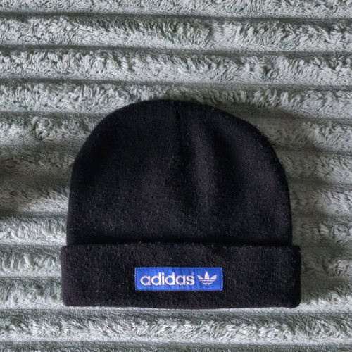 Adidas Originals hat like new, size L, black