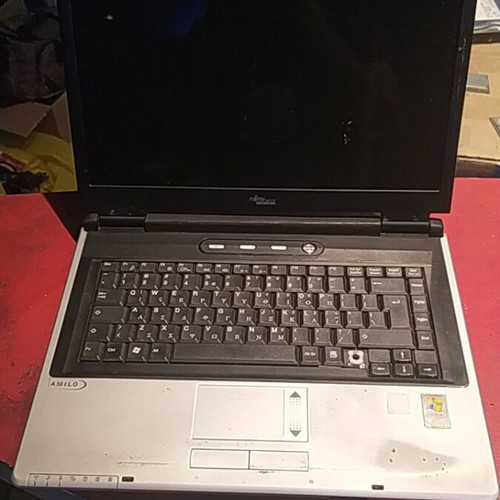 Fujitsu Siemens Amilo A1645 Laptop used for spare parts without memory and disk