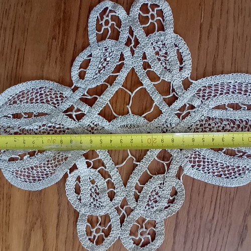 Napkin Polnaz fully crocheted like new, Romanian lace ecru color