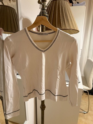 White long-sleeve Animis shirt size M like new with blue stitching