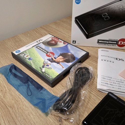 Nintendo DS Lite Black Winning Eleven Limited Edition like new