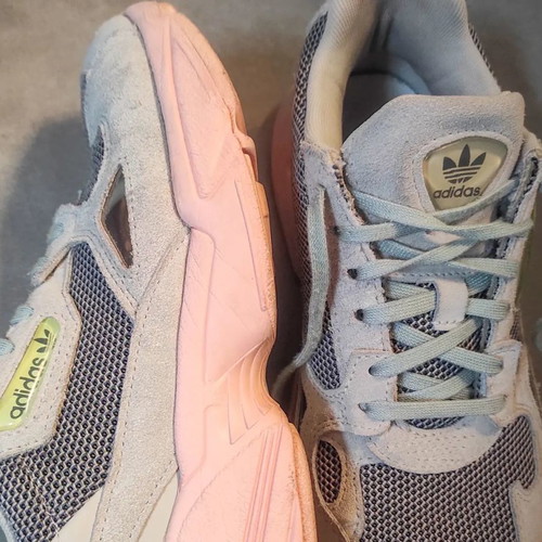 Adidas women's athletic shoe used, gray with pink sole, size 38.5