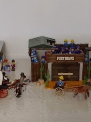 Playmobil set with many figures used
