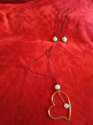 Handmade necklaces like new, set of two