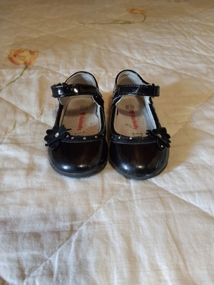 Marikelly patent leather girls' shoes size 22 used, ballerinas black