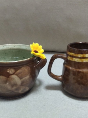 Vintage ceramic jug with bonus ceramic pot