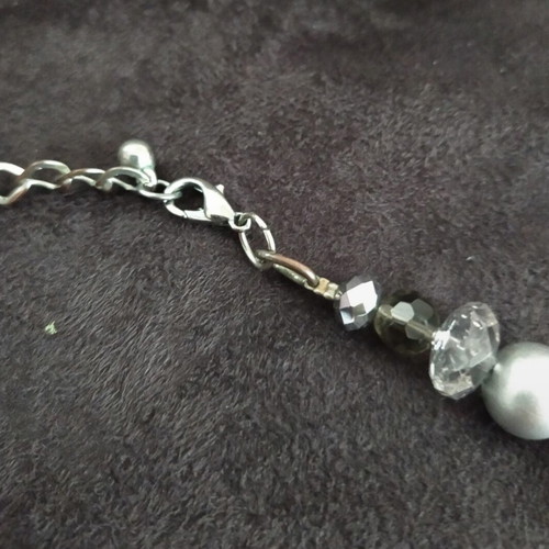 Necklace with daisies like new, gray and silver