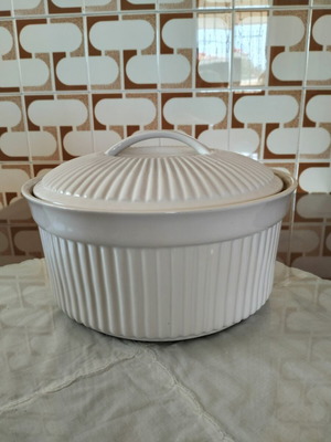 Porcelain casserole like new, white, round