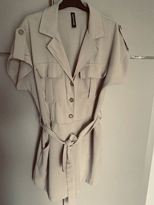 Zip Kilot beige medium, like new
