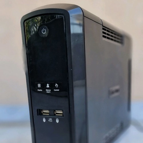 CyberPower CP1300EPFCLCD UPS Line-Interactive 1300VA 780W used with 6 Schuko outlets