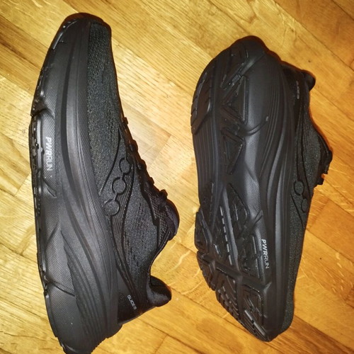 Παπούτσια Saucony Guide 19 καινούργια, ανδρικά αθλητικά νούμερο 42 μαύρα