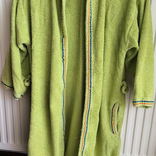 Unisex children's bathrobe size 10-12 used, with pockets