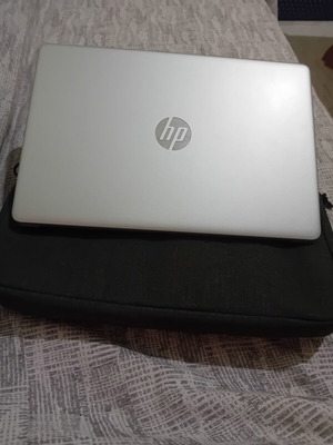HP laptop 2022 model, 15.6 Full HD screen, AMD Ryzen 5, 8GB DDR4 RAM