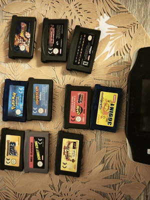 Game Boy Advance used, bundle in very good condition