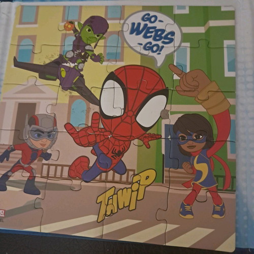 Magnetic puzzle 60 pieces Spider & friends Disney Marvel like new