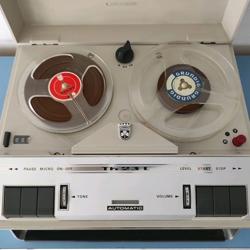 Grundig de luxe reel-to-reel tape recorder used