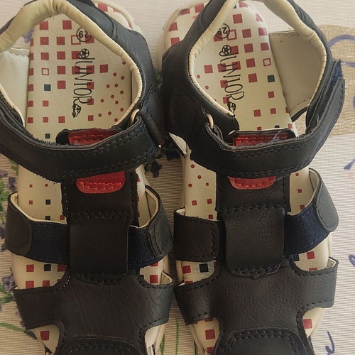 Junior sandals used, boys' size 29