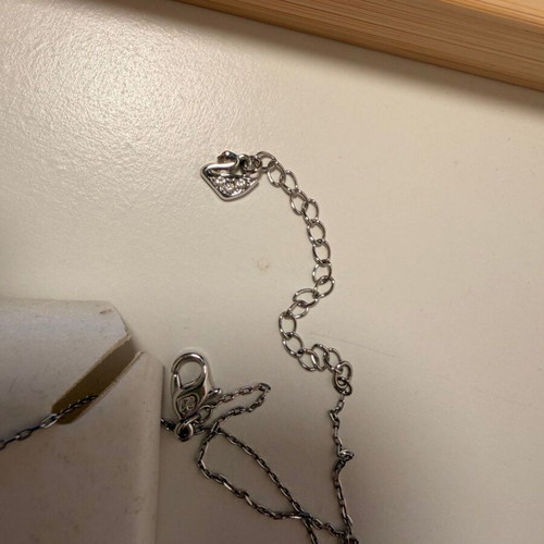 Swarovski necklace with butterflies like new, silver