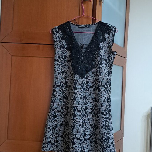 Benissimo dress with lace like new, size M, black and white