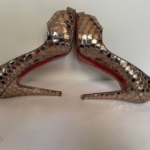 Christian Louboutin Metallic Heels size 38 used, bronze color
