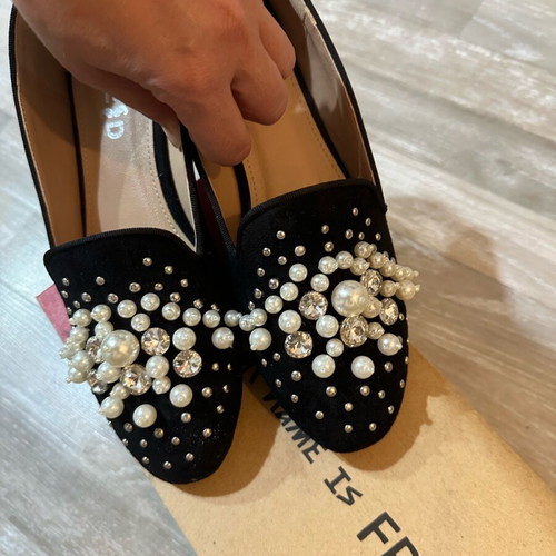 Keep Fred black ballet flats with pearls, castor texture, like new