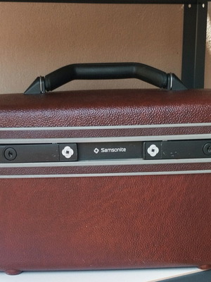 Samsonite vintage βαλιτσάκι καλλυντικών Series 3600, σαν καινούργιο, μπορντό