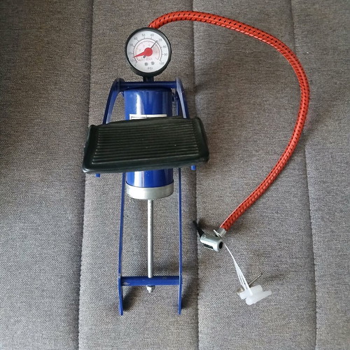 Foot air pump like new, in excellent condition