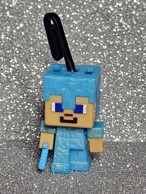 Minecraft Kinder Joy Steve in Diamond Armor new, zip, no paper