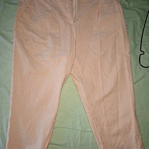 Checked trousers United Colors of Benetton like new, pleated with belt