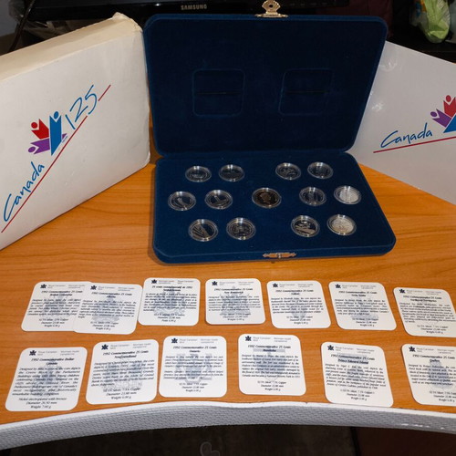 Canada 125 1992 collectible coin set like new with 12 silver proof coins