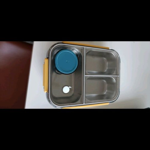 Children's stainless steel lunchbox new with 3 snack compartments