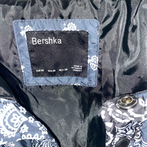 Bershka jacket like new, size M, black with pattern