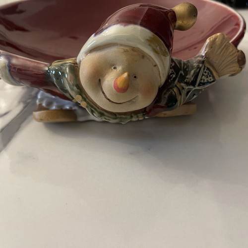 Ceramic bowl with Santa Claus theme, dark red, like new
