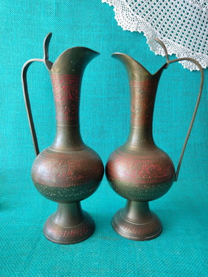 Vintage jugs used, set of 2, height 26cm