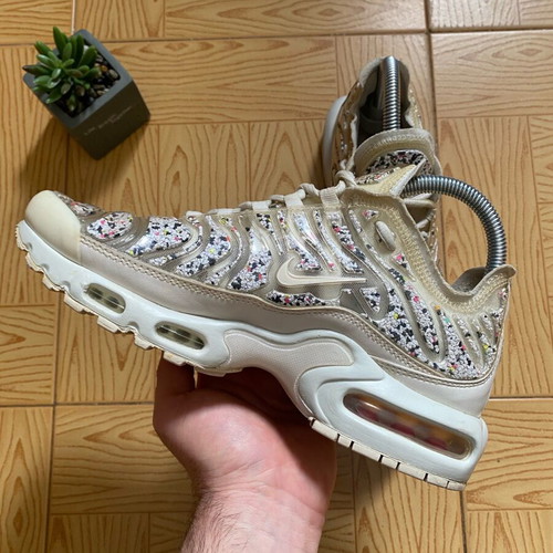 Nike Air Max Plus TN new, size 39, beige pattern