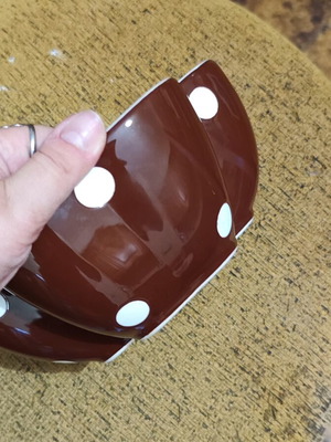 Porcelain flower-shaped bowl like new