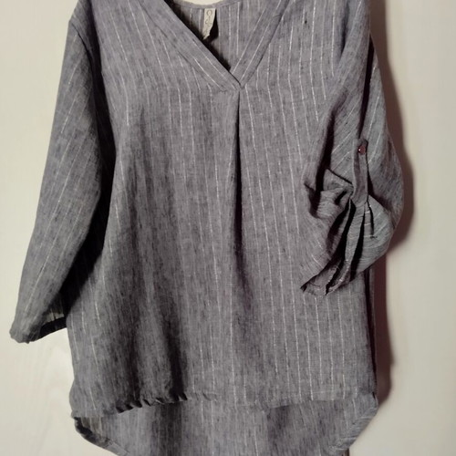 Shirt new, gray, sleeve with elbow button, size M/L, made in Italy