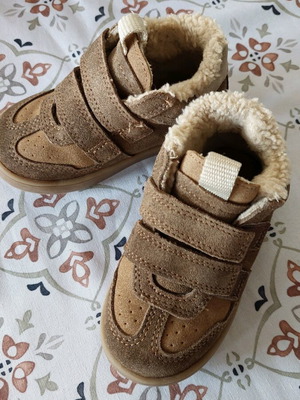 ZARA Shoes Size 23 New, Soft and Warm