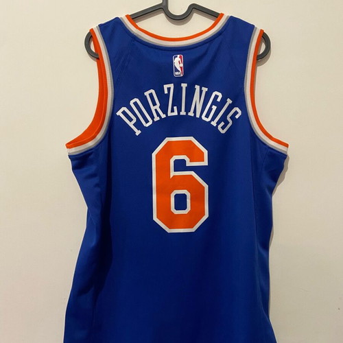 Porzingis Jersey Medium like new